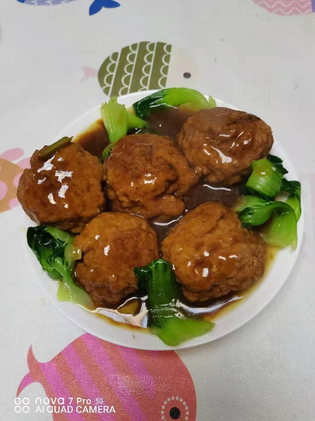 红烧狮子头（四喜丸子）