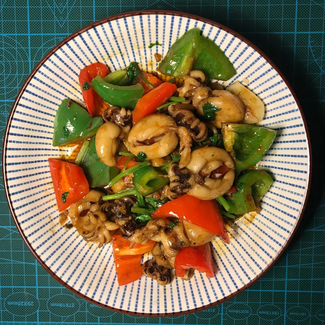 生烧彩椒墨鱼仔