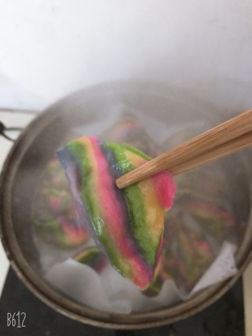彩虹饺子，一口一口吃掉忧愁