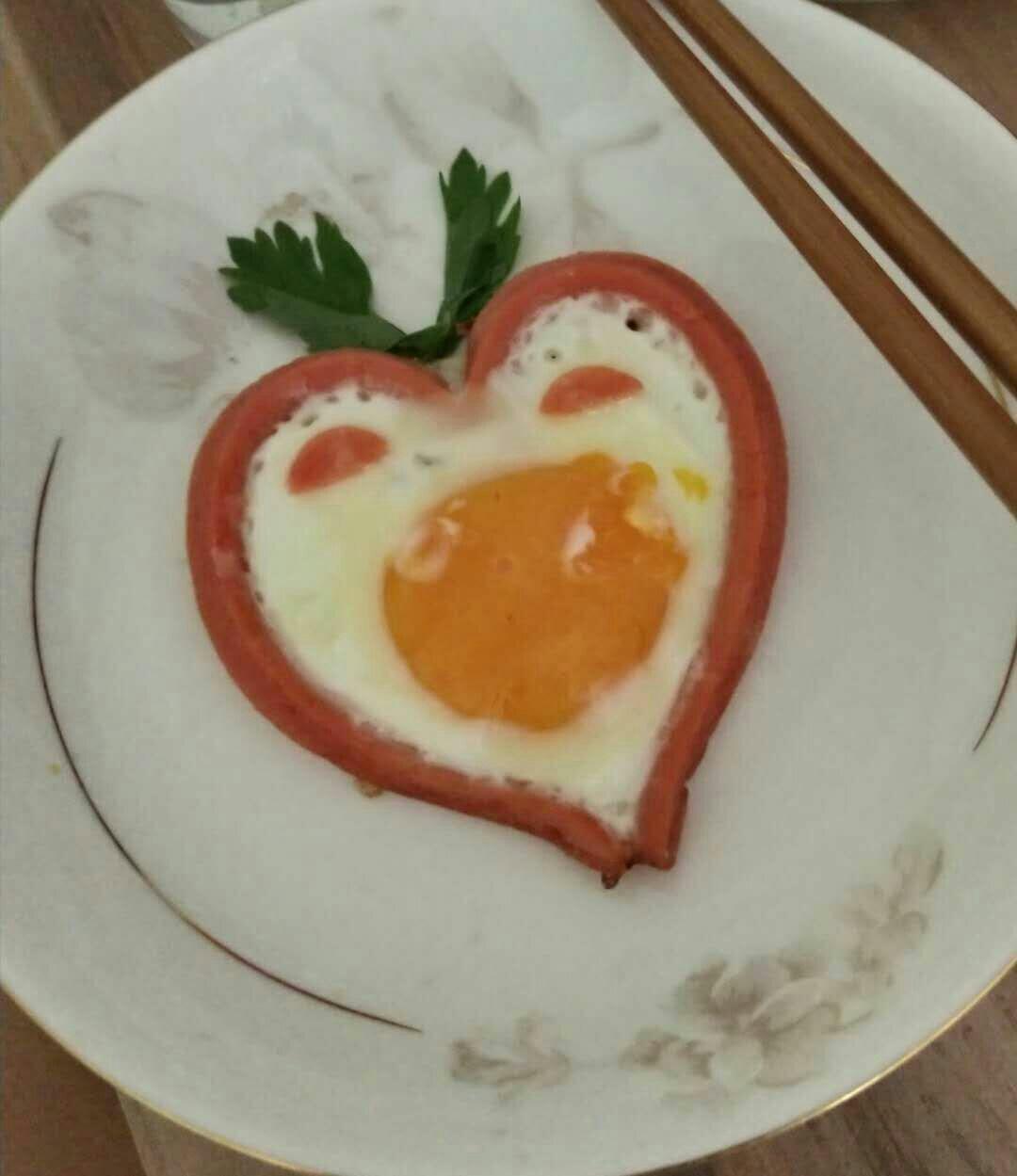 太匆匆-1做的心形煎鸡蛋