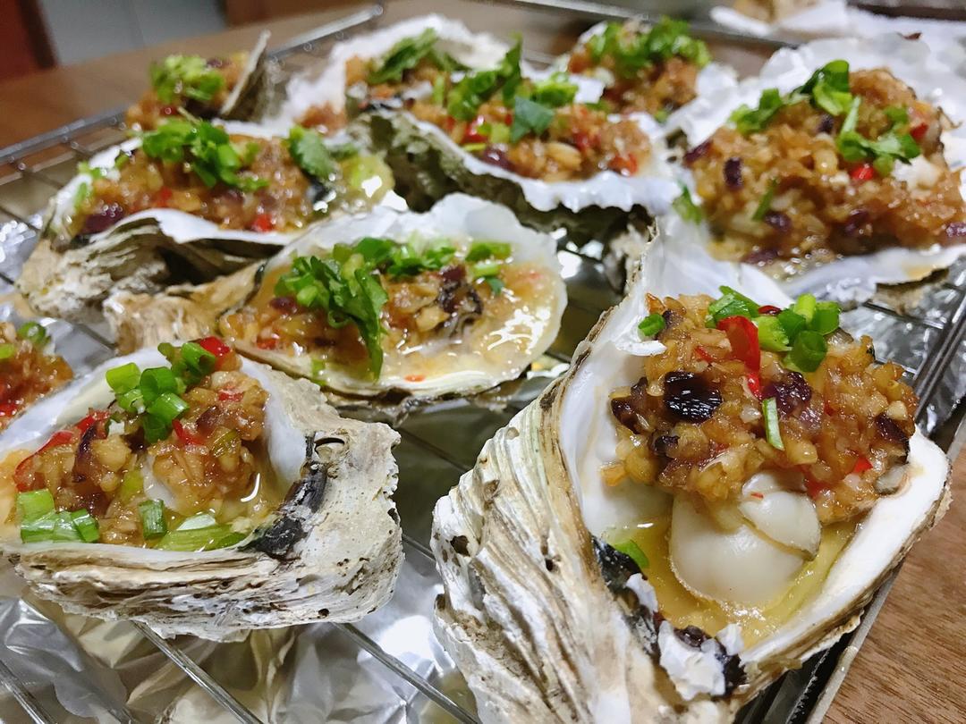 像冬夜里的月光做的烤生蚝