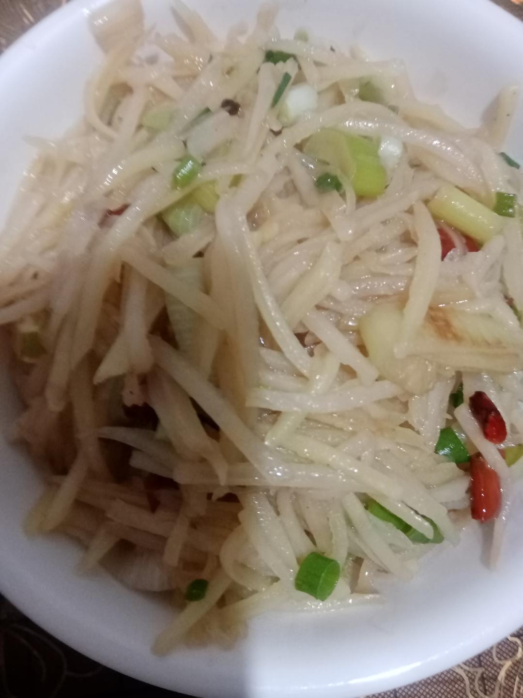 酸辣土豆丝的家常做法 超级下饭