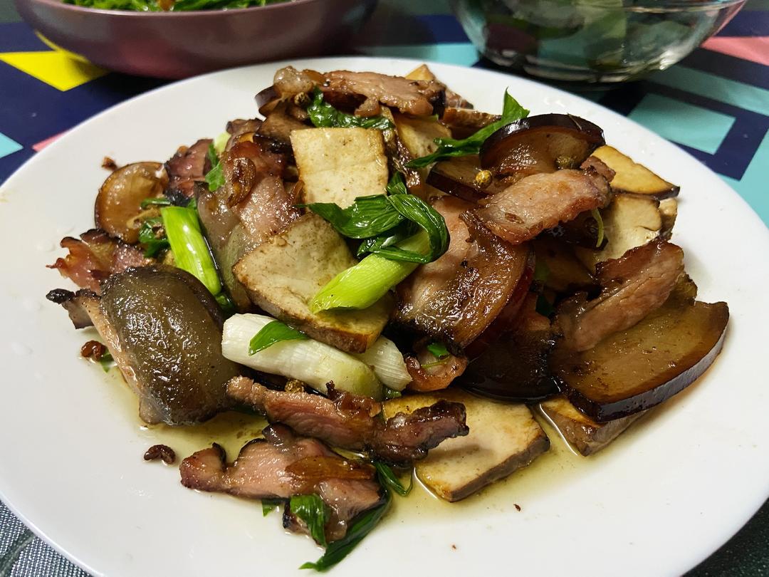 腊肉炒烟熏豆干（砂仁秋出来的腊肉）