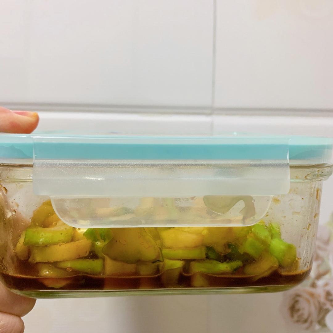 腌西兰花梗
