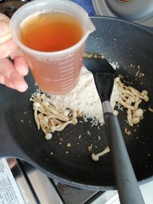 香蓬蓬麻油雞飯的做法 步骤7