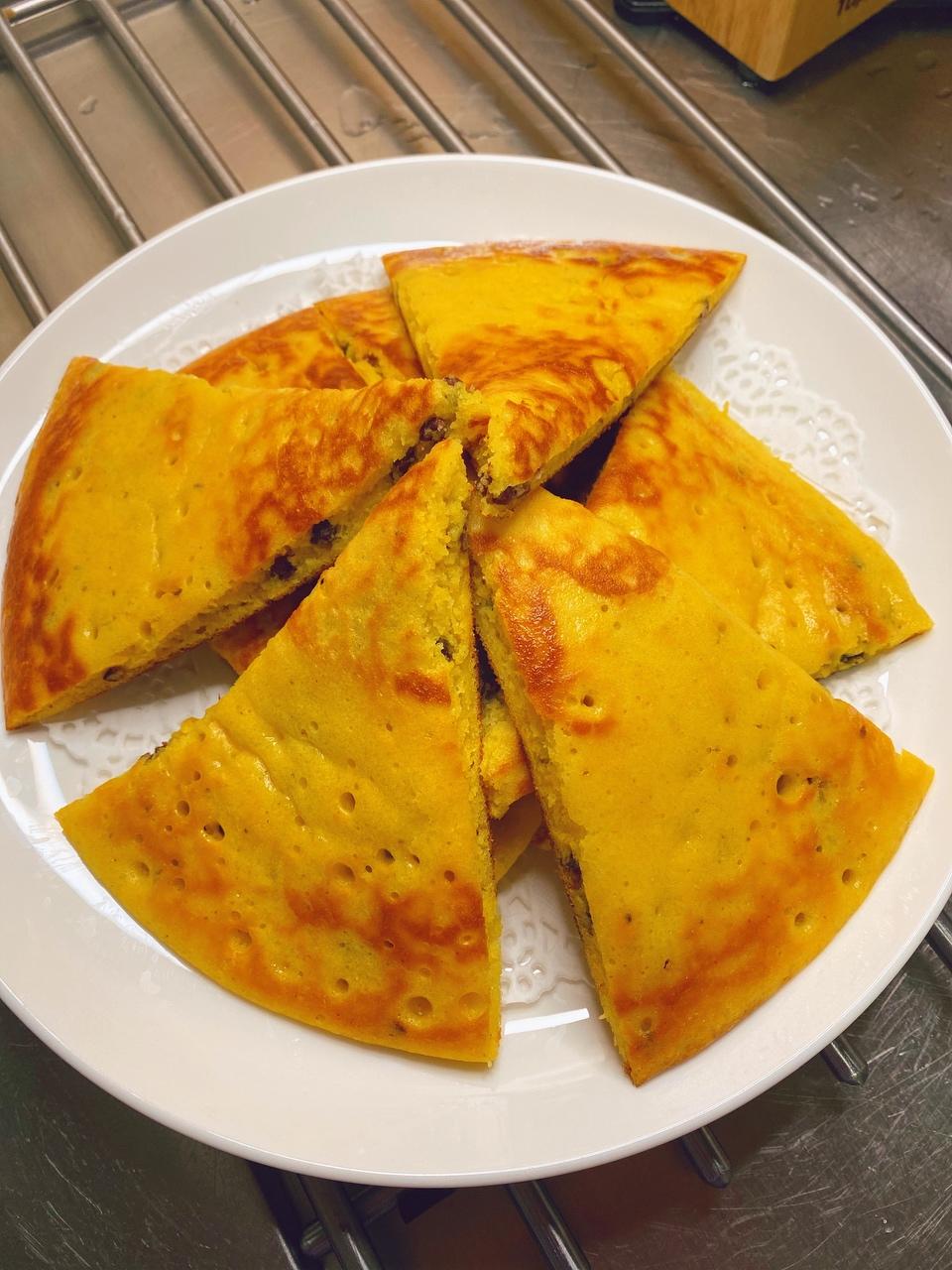 玉米面蜜豆发面饼的做法