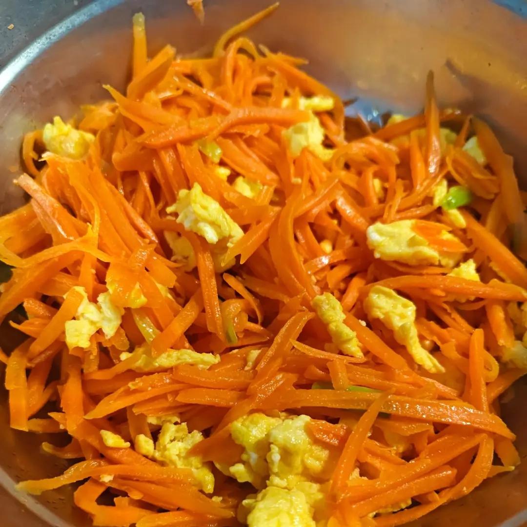 广受好评的胡萝卜炒鸡蛋，有秘诀
