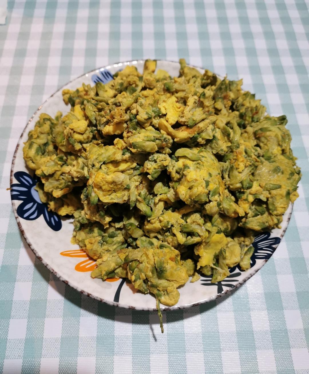 槐花炒鸡蛋
