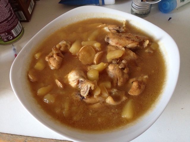土豆炖翅根