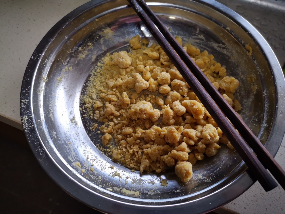 西红柿鸡蛋疙瘩汤（如何做出与饭店一样的味道）的做法 步骤3