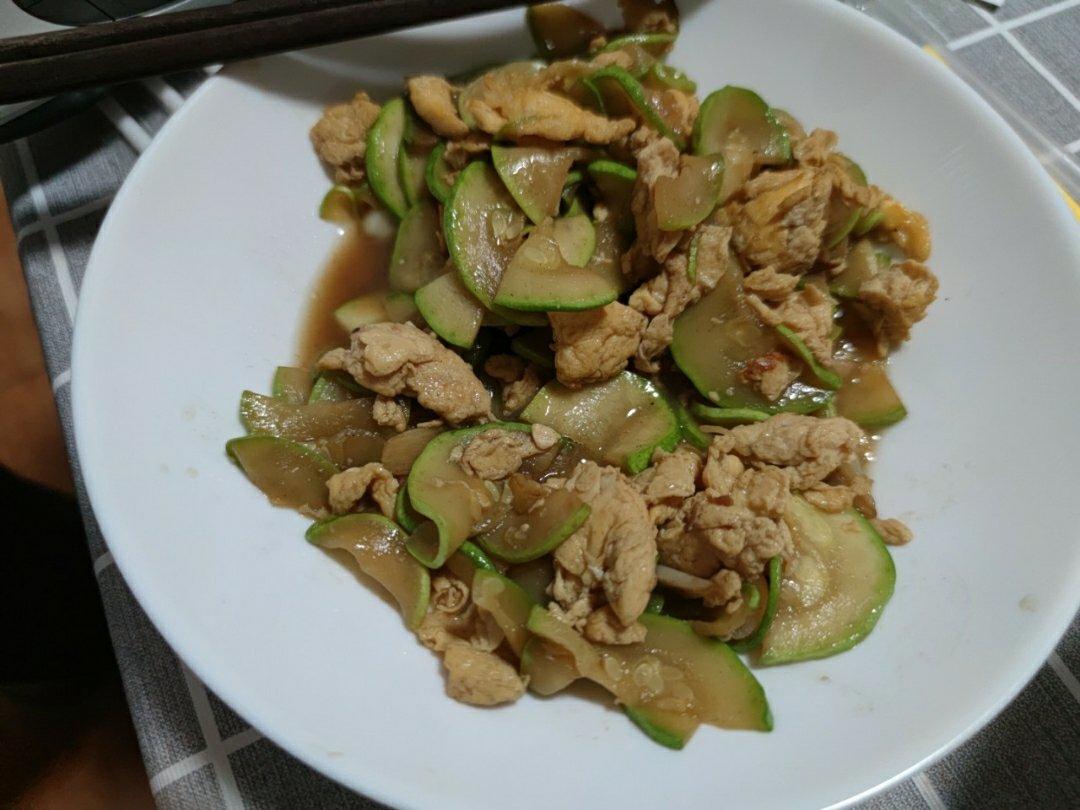 西葫芦炒鸡蛋(从不修图，拒绝夸张)