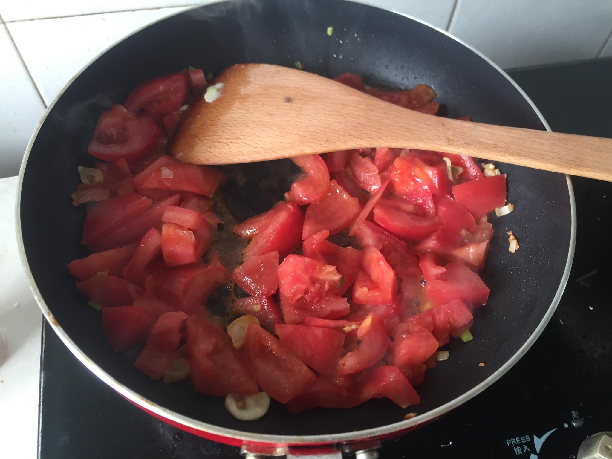 西红柿酱拌挂面的做法 步骤4
