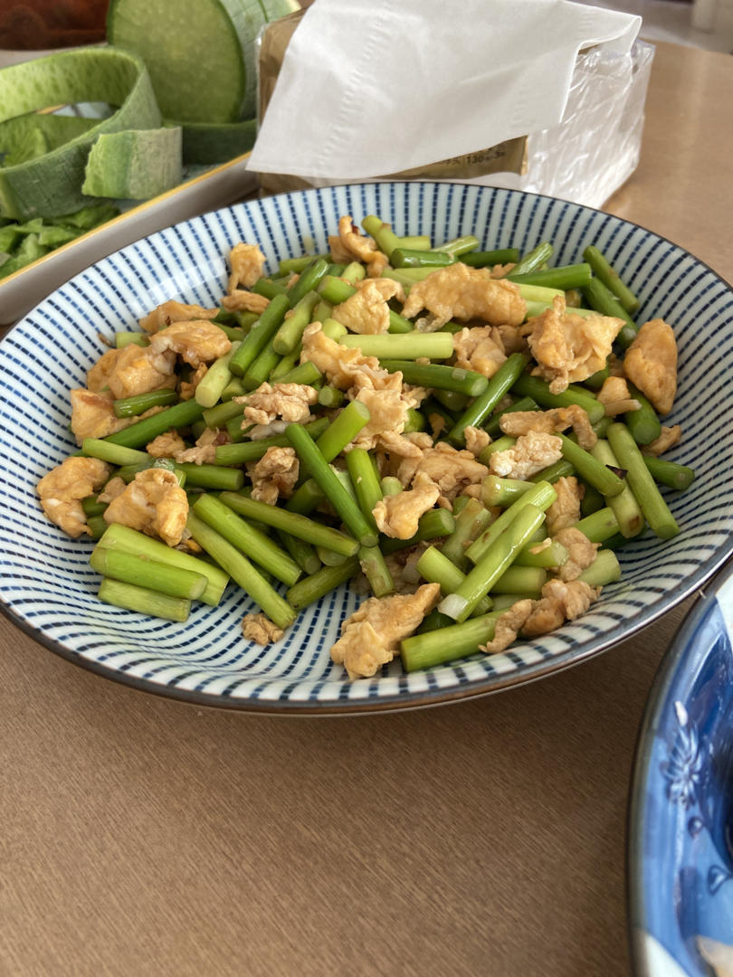 蒜毫炒鸡蛋