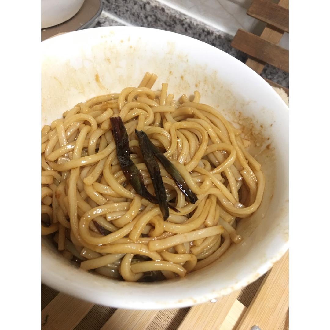 葱油拌面Spring Onion Noodles