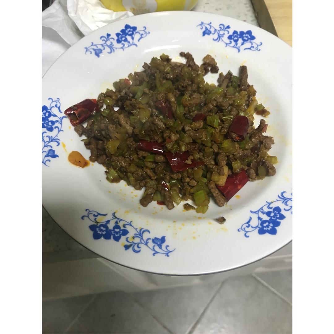 芹菜牛肉末「下饭神器」