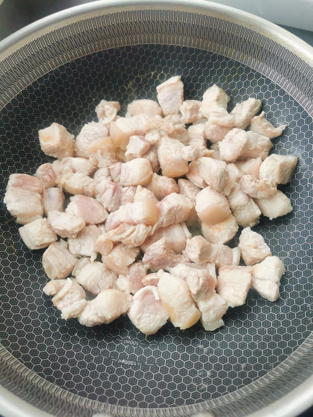 不焯水不放油的家常红烧肉