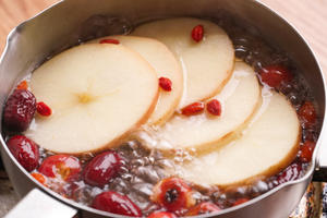 苹果刮油汤的做法 步骤3