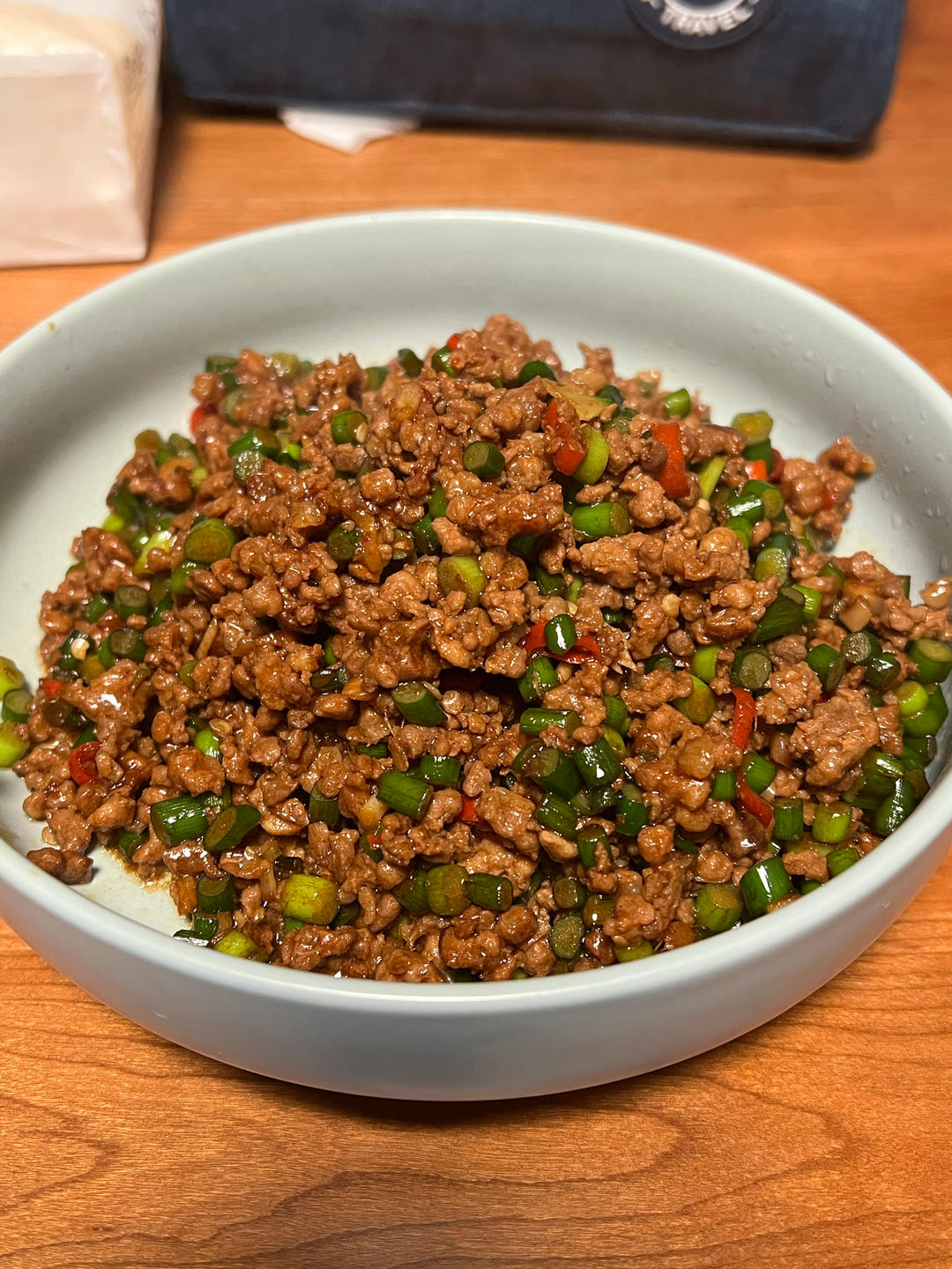 蒜苔炒肉末，三碗米饭都不够吃