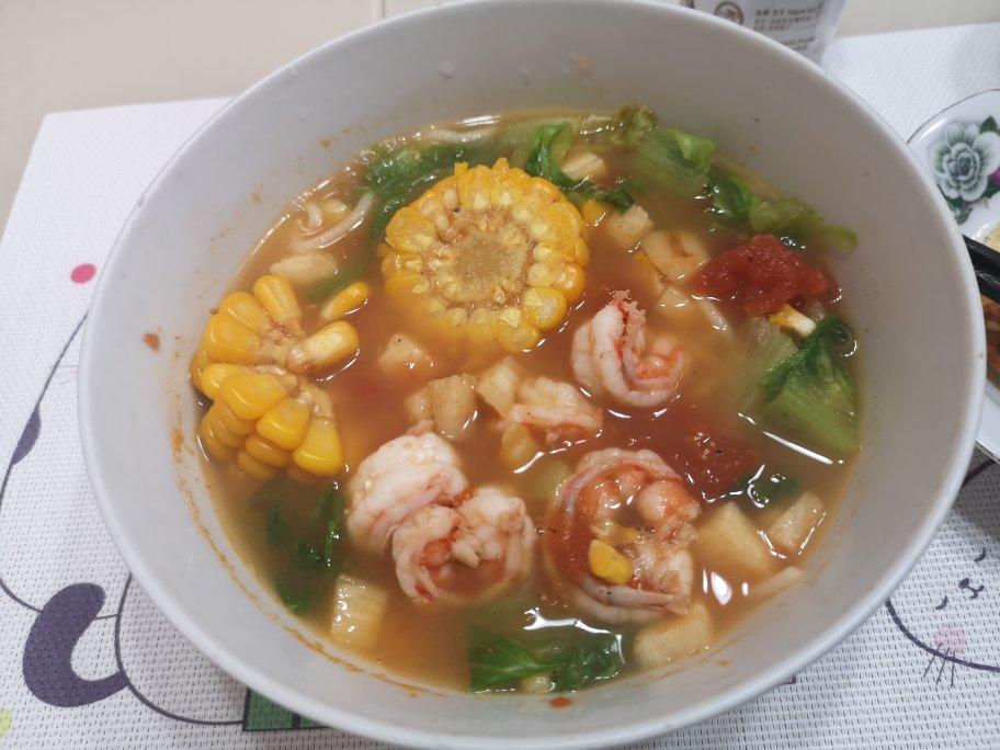 番茄虾仁热汤面