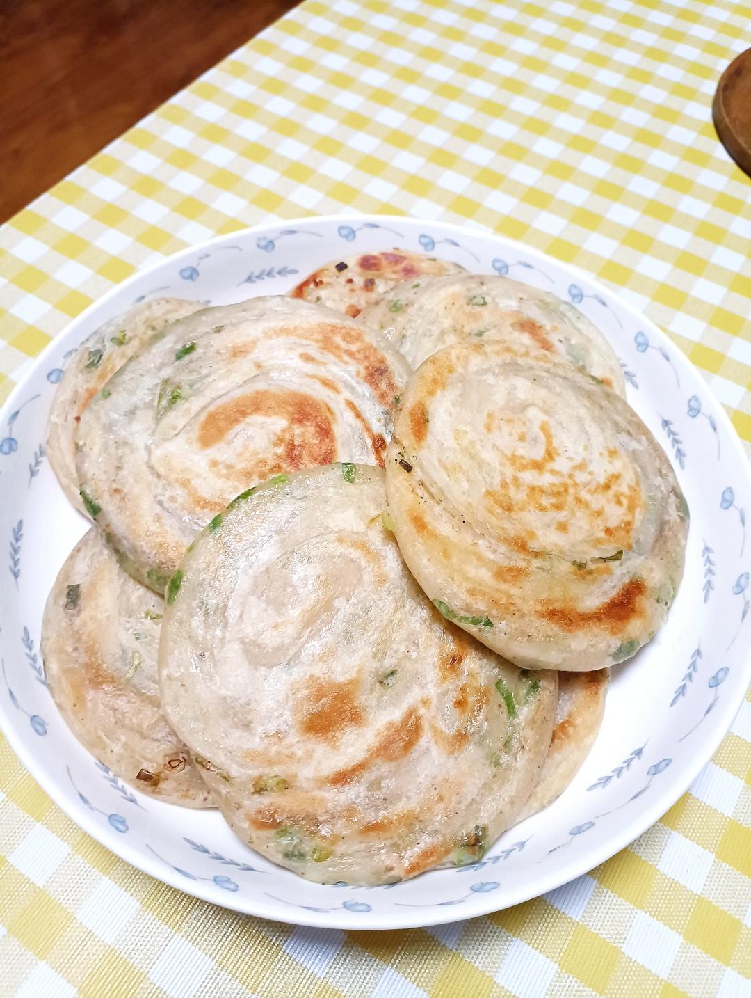 堂妈教你做飘香葱油饼