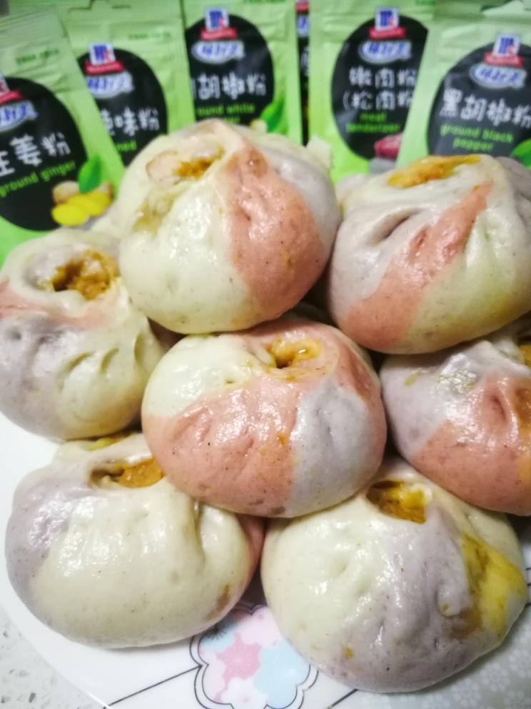 彩色肉包子