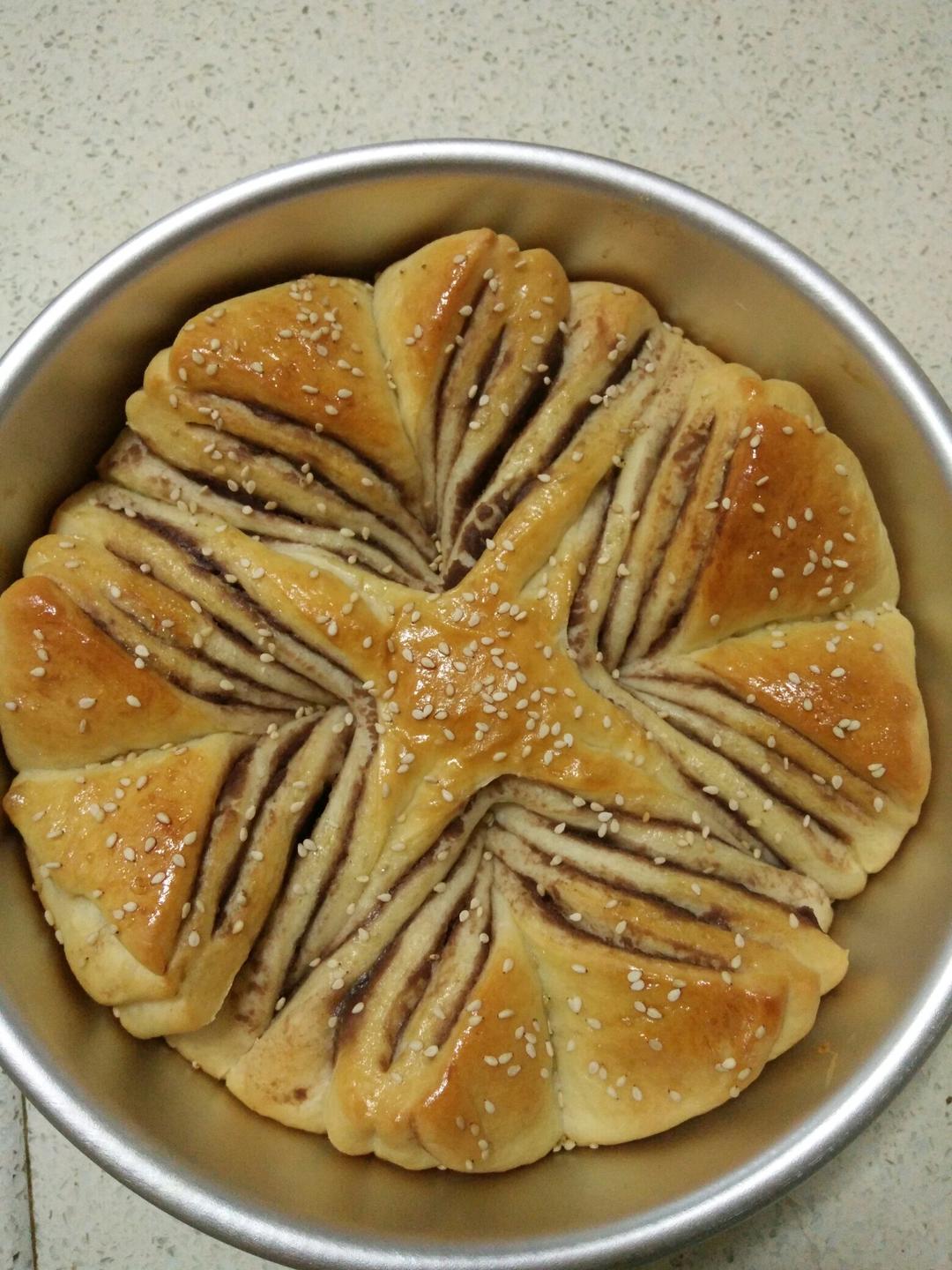 豆沙花式面包