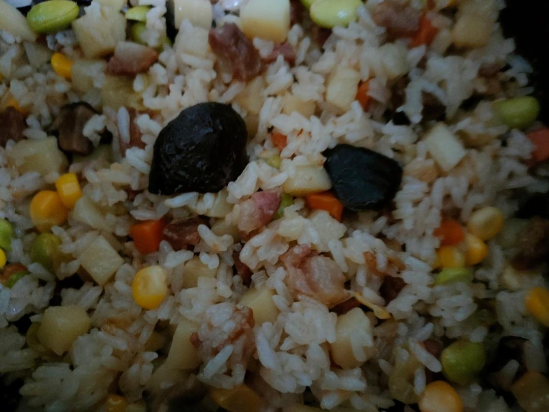 懒人必备～电饭煲腊肠焖饭