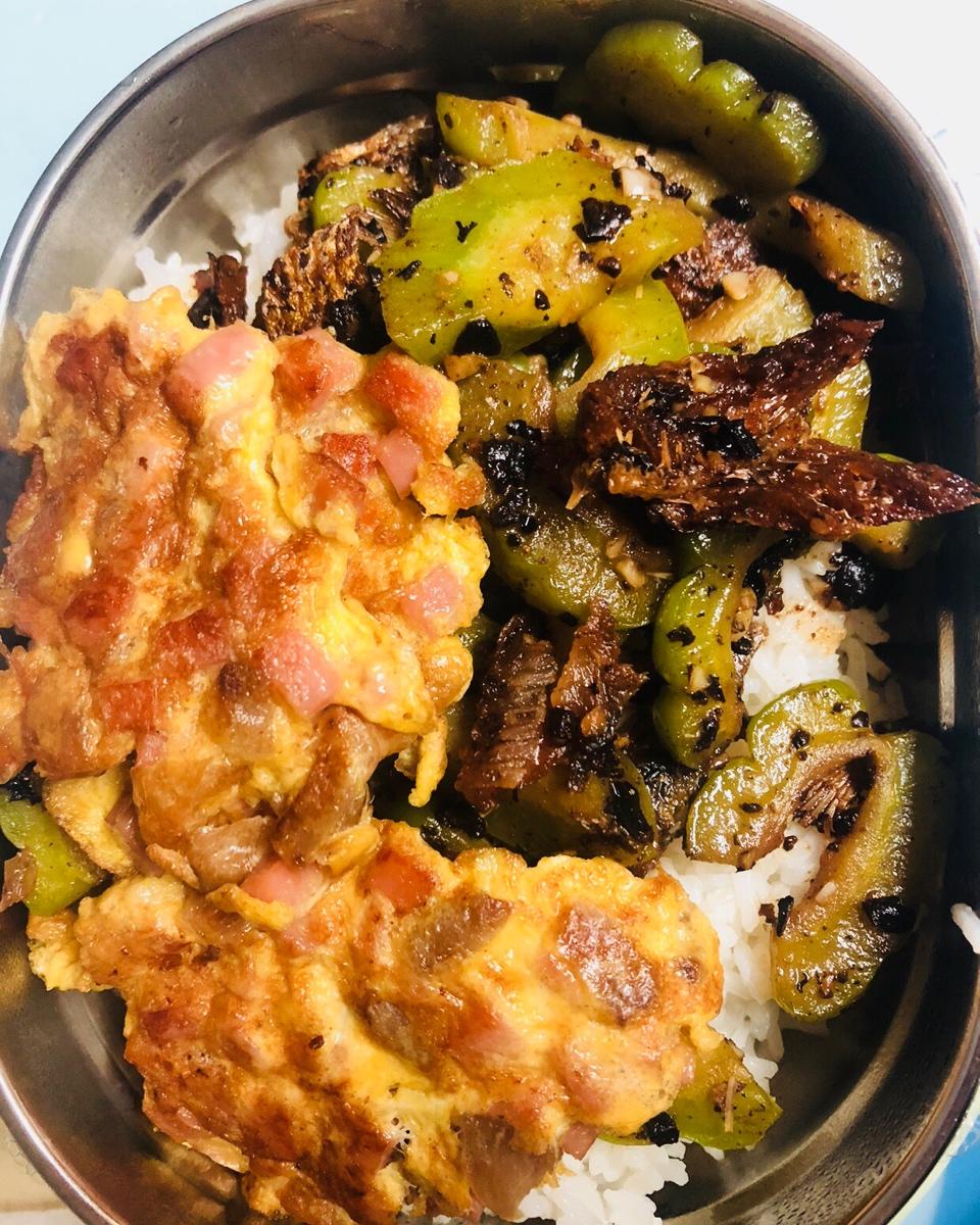 豆豉鲮鱼炒苦瓜