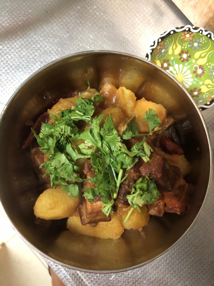 红烧肉炖土豆（丝毫不腻）