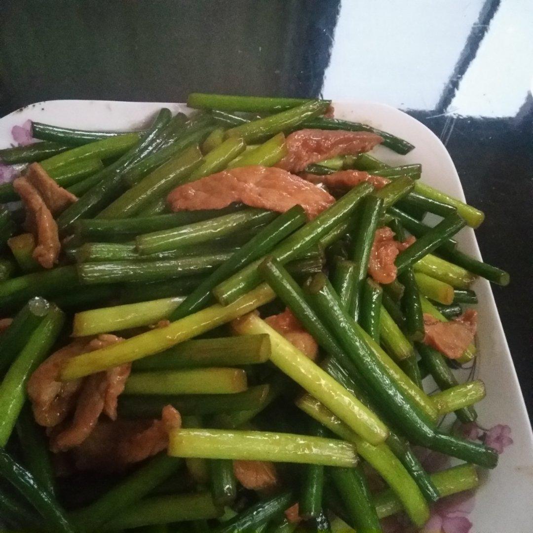 妈妈牌蒜薹炒肉