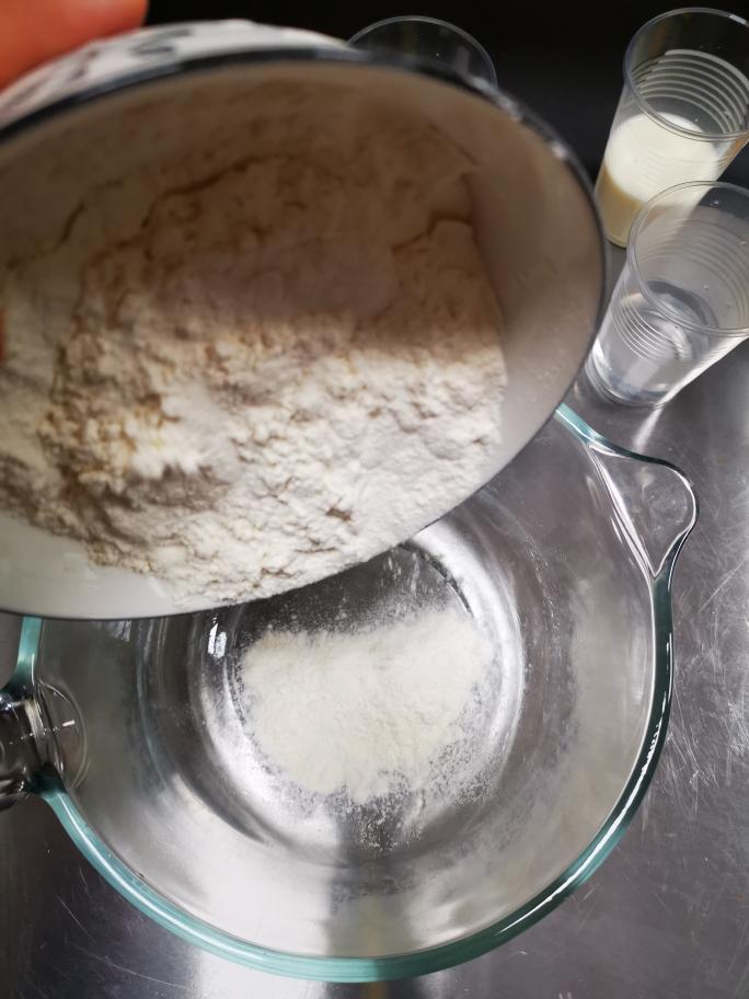 纯奶手撕吐司的做法 步骤1