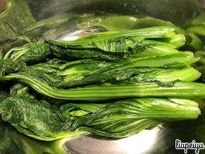 自制酸菜，半天时间就做好的酸菜（上午做，下午就可以吃，健康又美味，简单极了）的做法 步骤3
