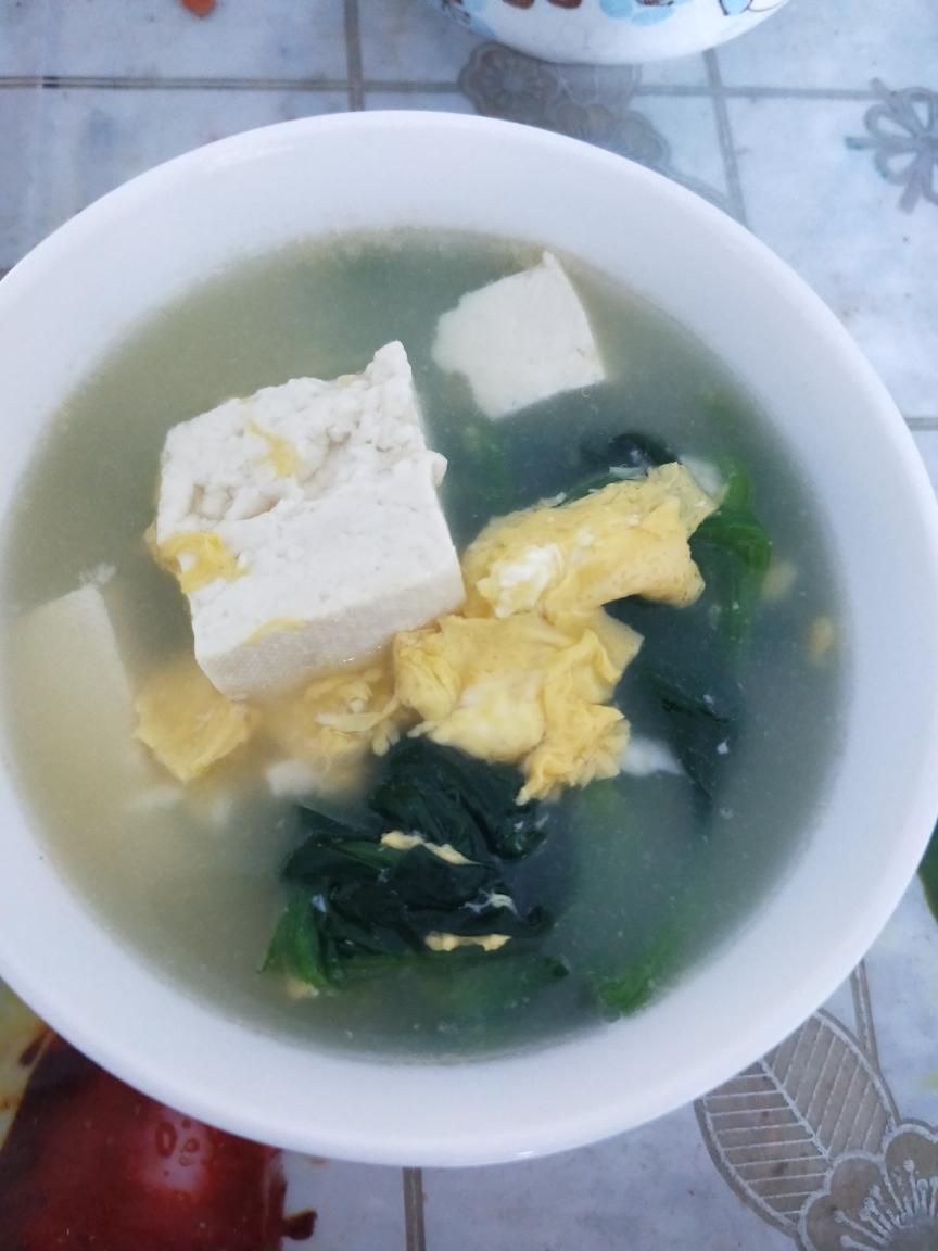 菠菜豆腐鸡蛋汤