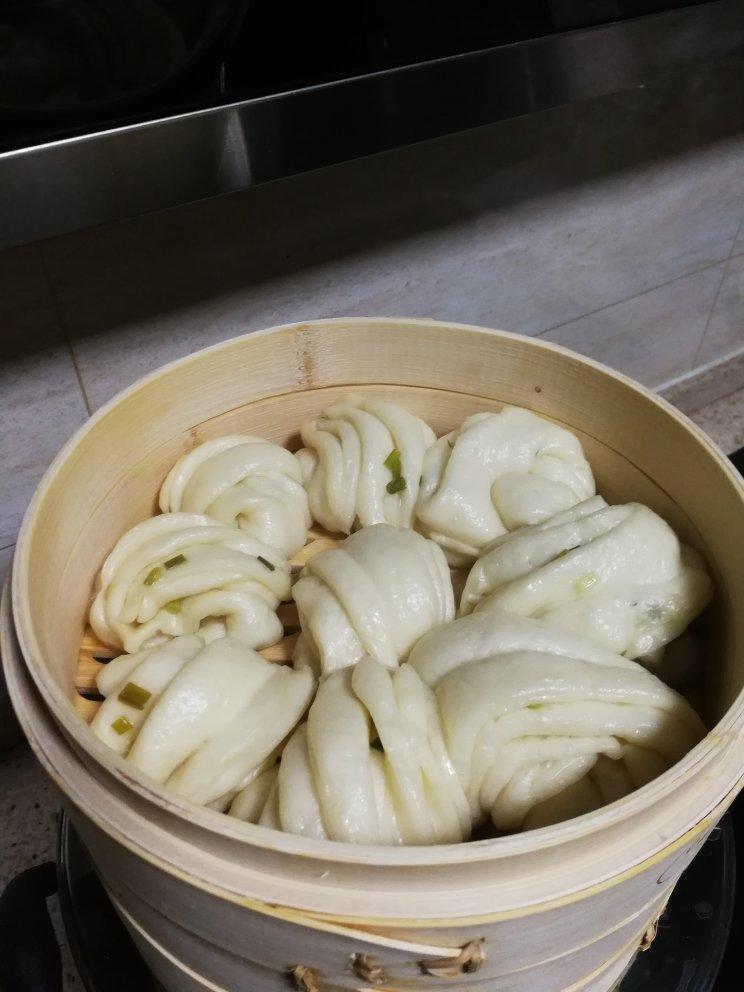 葱油花卷 Steamed Roll