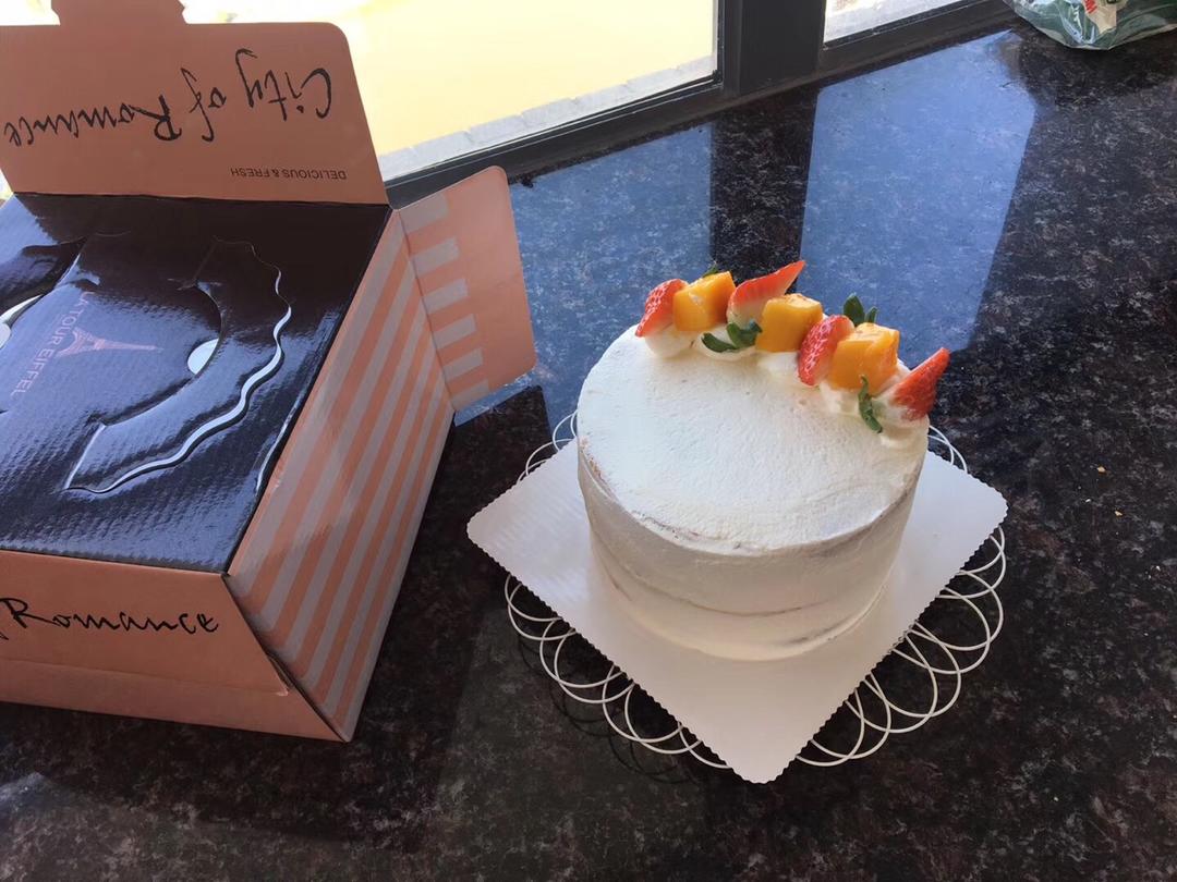 草莓奶油蛋糕/基础戚风胚，徒手脱模剖片及抹面挤花/「戚风及其衍生」烘焙视频蛋糕篇1