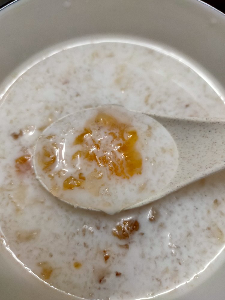 桃胶雪燕皂角米炖牛奶🥳🐑咩咩最爱汤汤之一