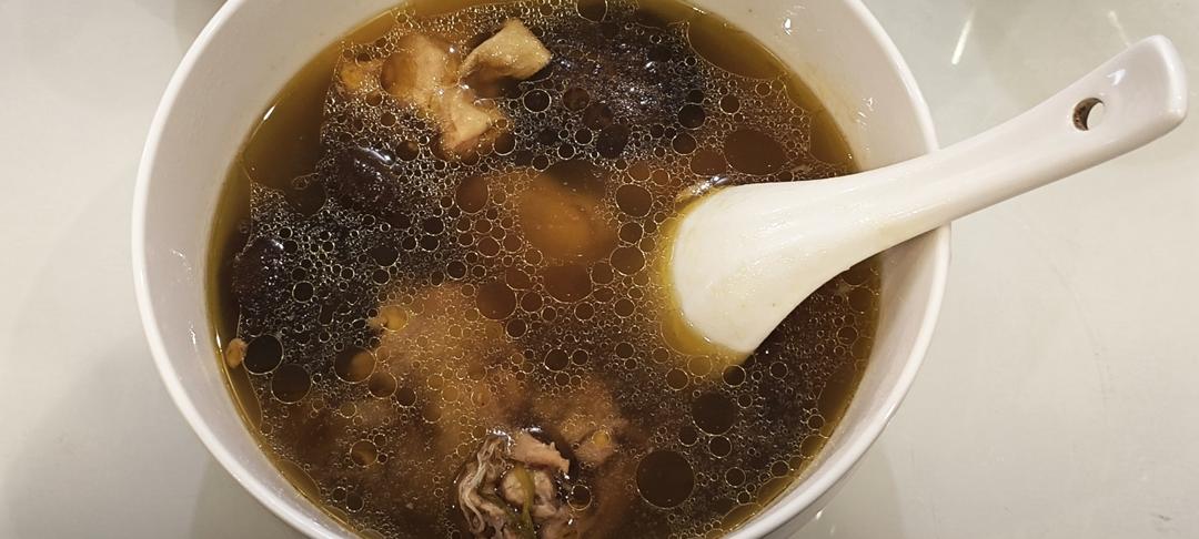 奶奶教的鲜香肥美香菇炖鸡汤