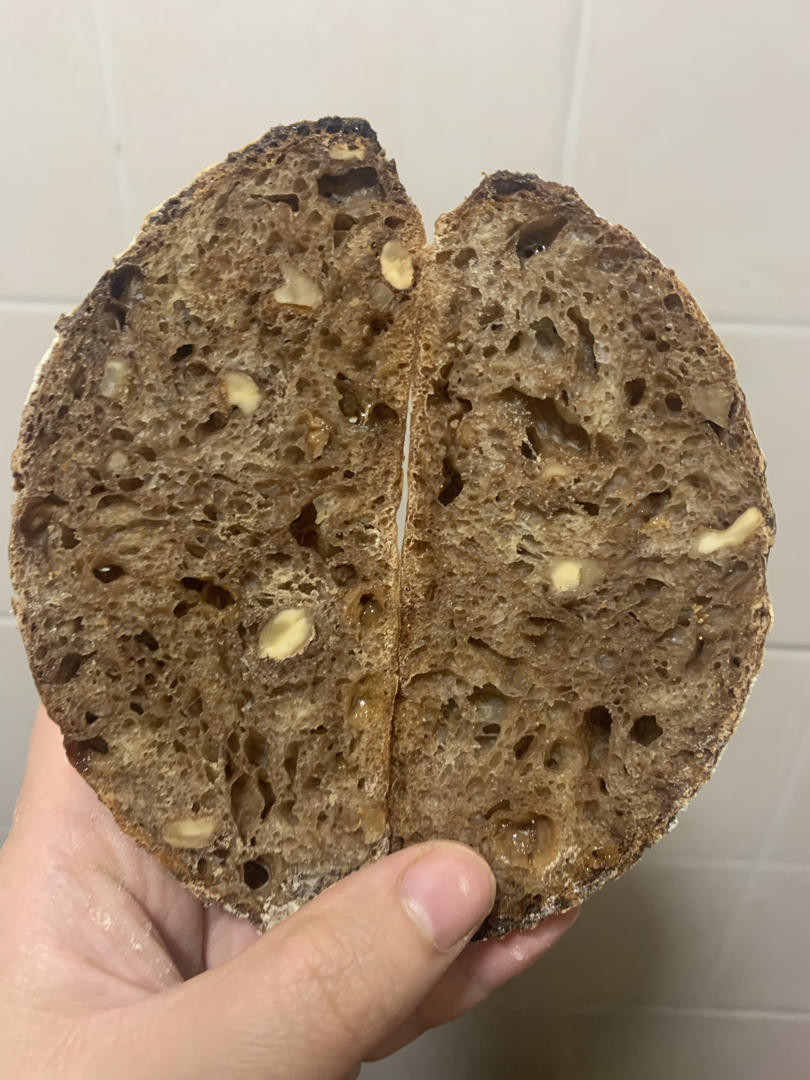 天然酵种肉桂葡萄干核桃欧包（附处理湿面团方法）