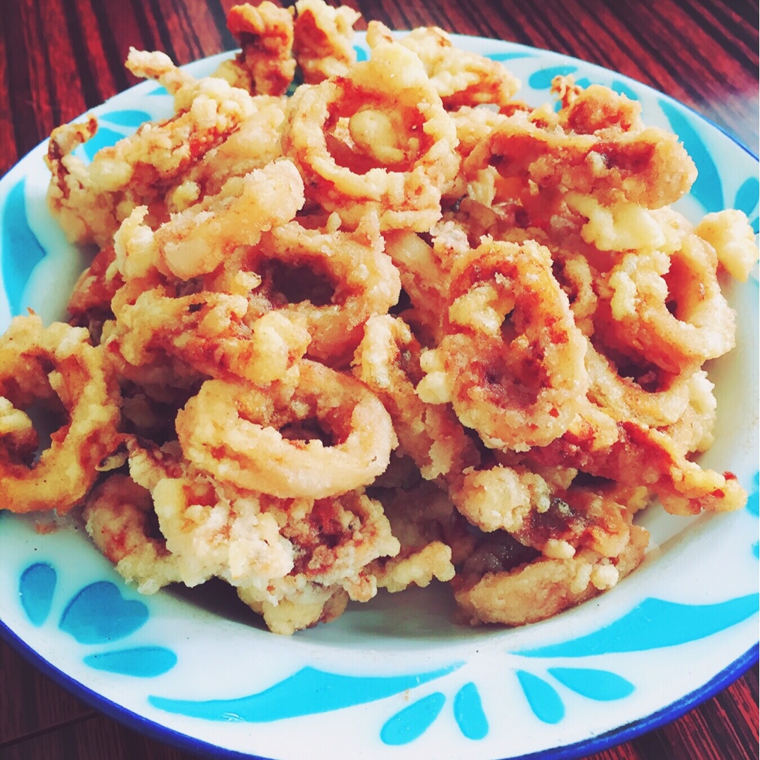 不用面包糠的炸鱿鱼圈～