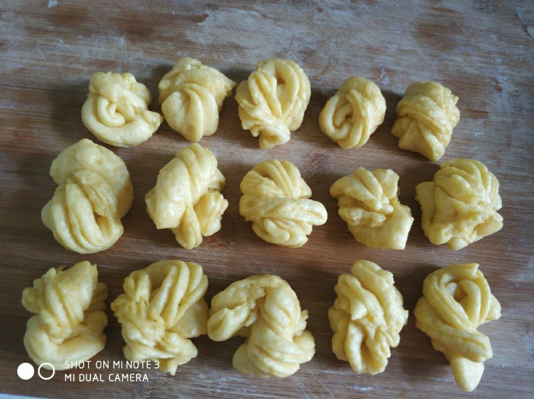 奶香迷你小花卷