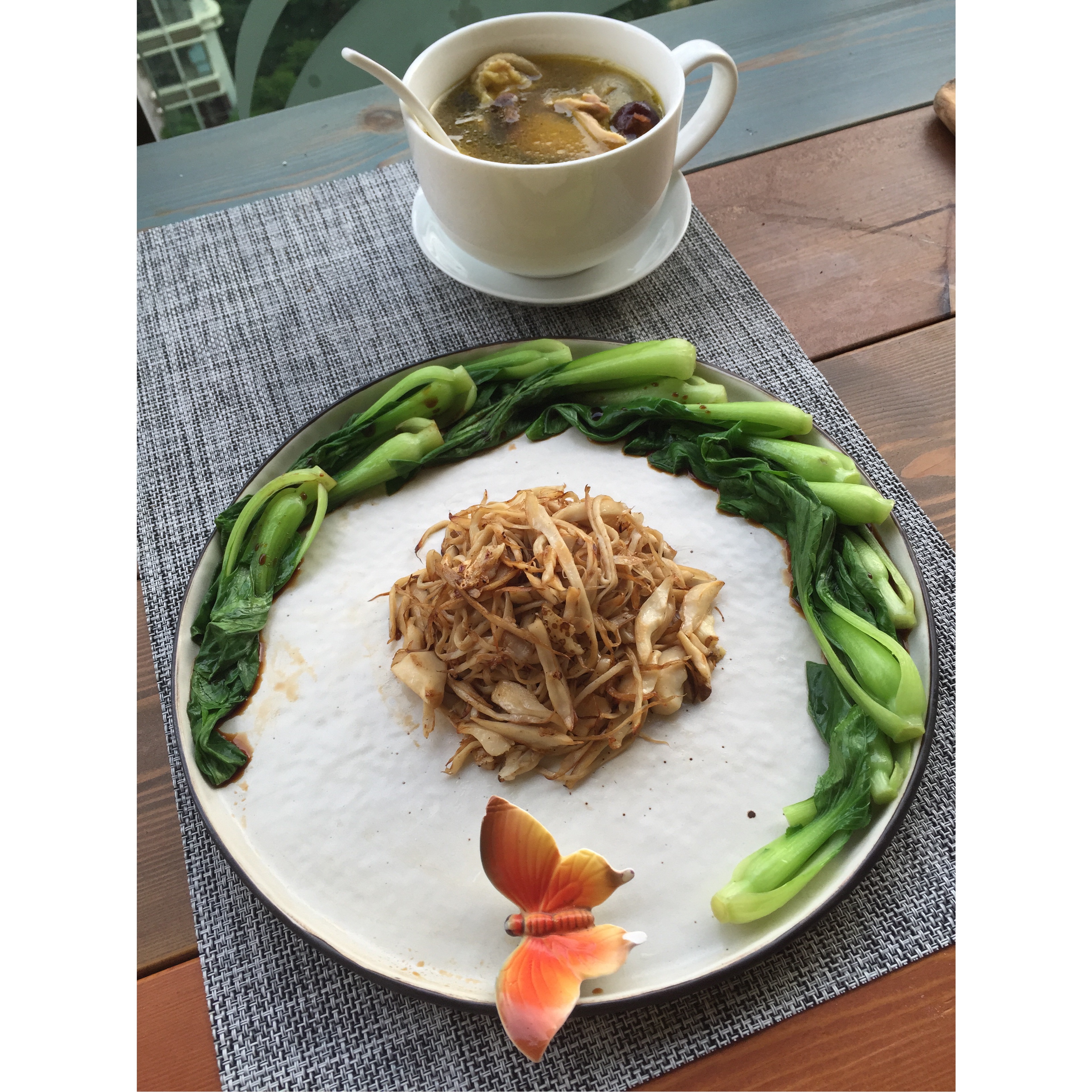 干煸手撕杏鲍菇