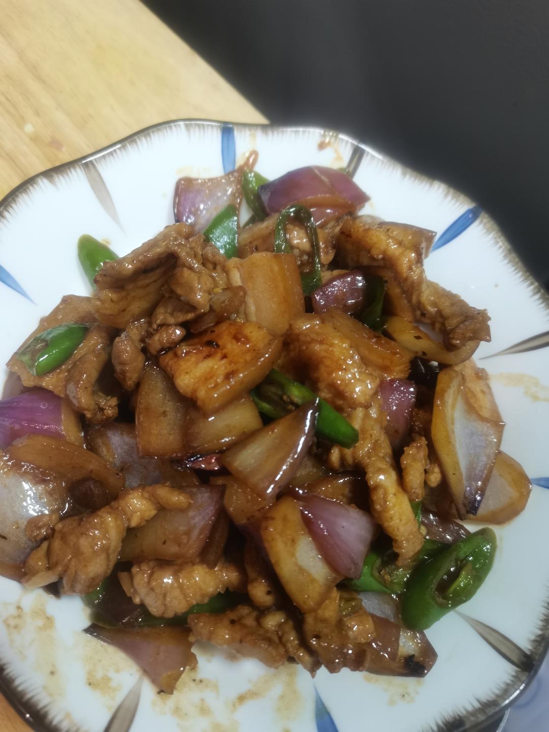 下饭菜：洋葱青椒炒肉片