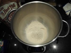 烫种制作｜面包柔软湿润的秘密的做法 步骤1