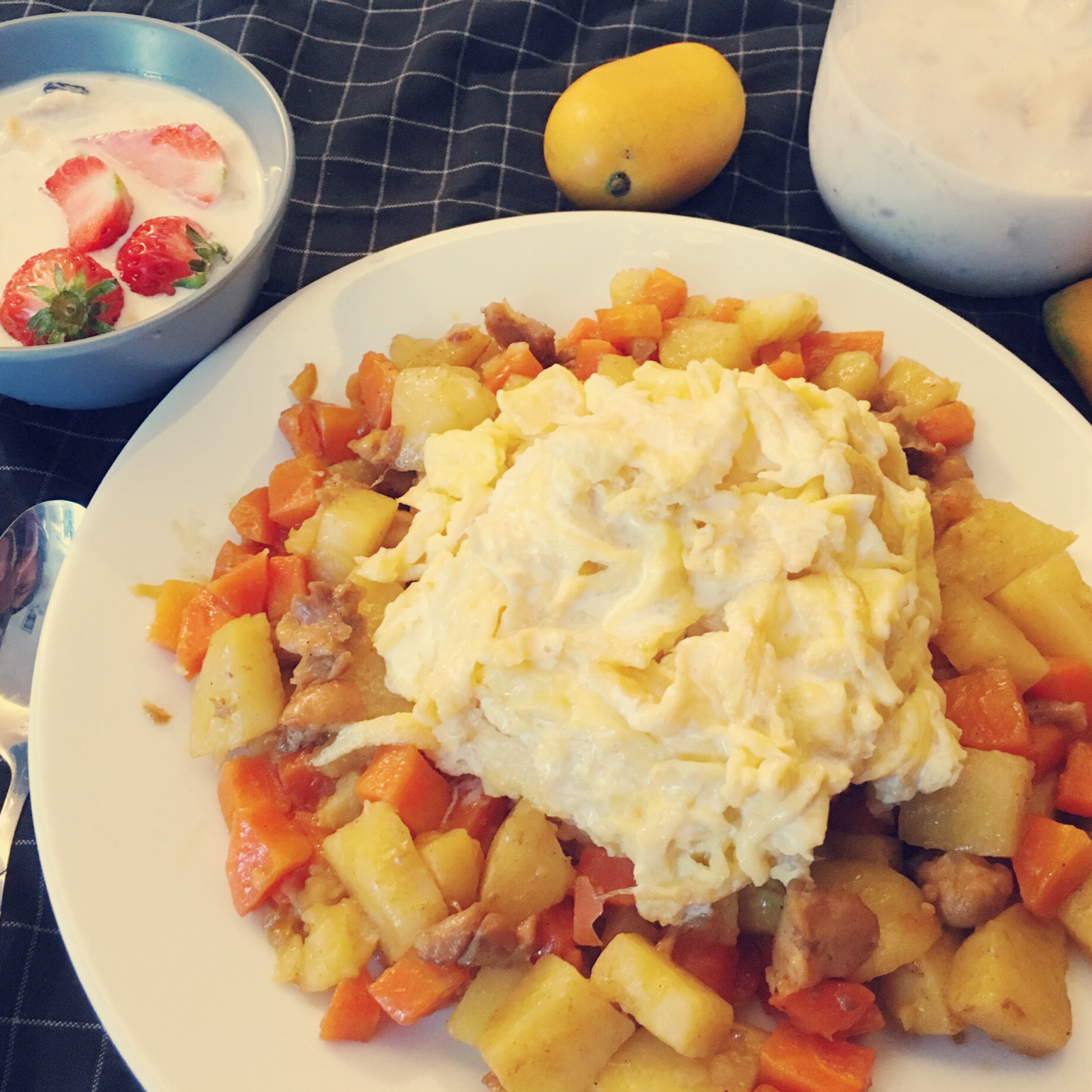 奶香鸡肉咖喱蛋包饭