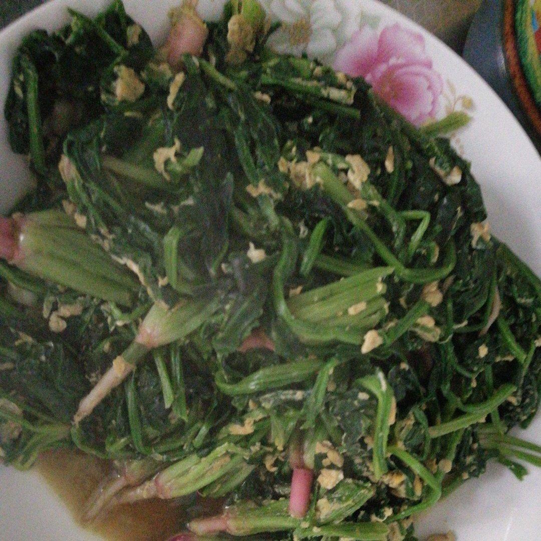 菠菜炒鸡蛋
