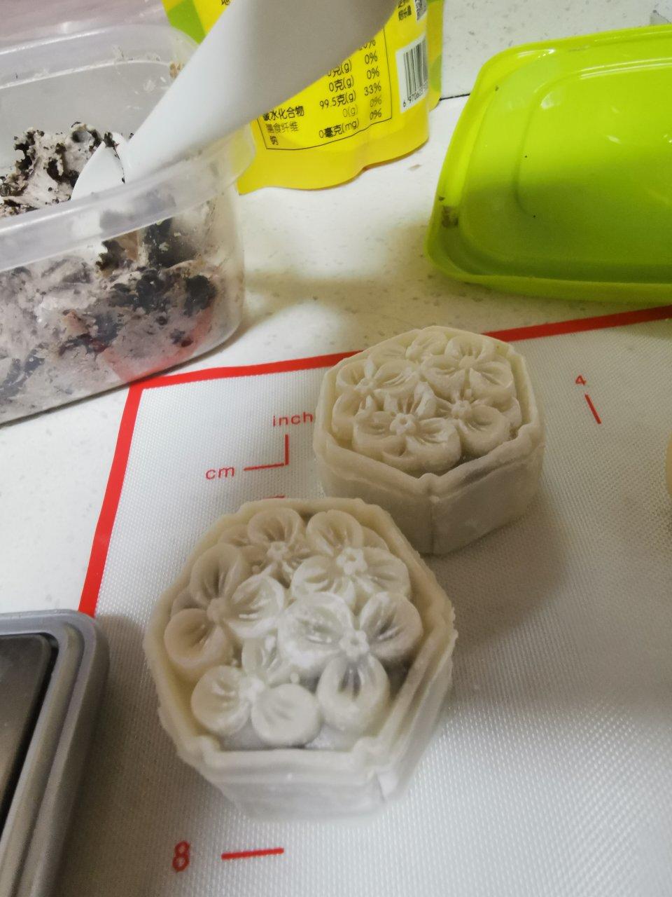 糯叽叽的奥利奥冰皮月饼