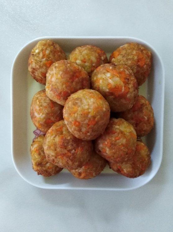 菠菜什锦米饭丸子—让宝贝爱上吃“饭”