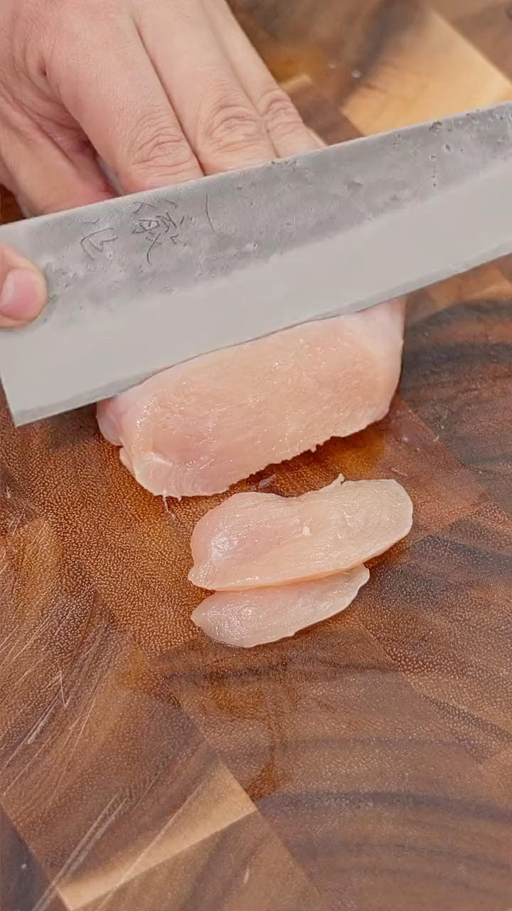 奥尔良腌料香煎鸡胸肉