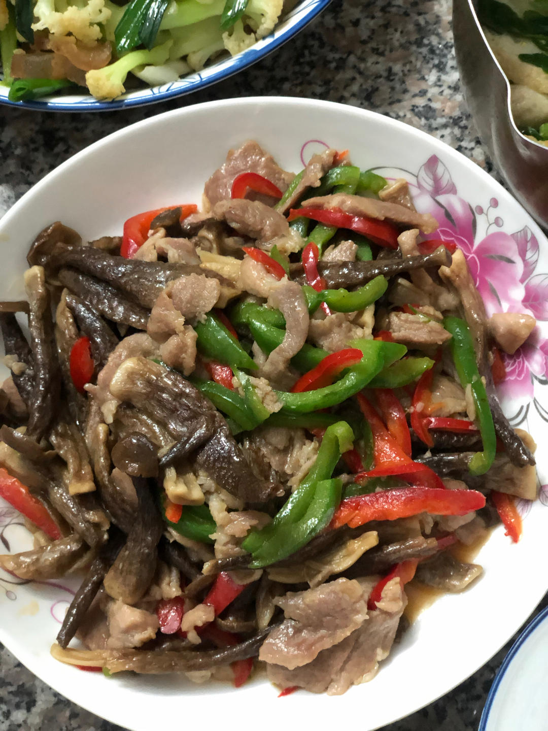 超好吃的快手菜爆炒鹿茸菇，搭配肉丝青椒超下饭