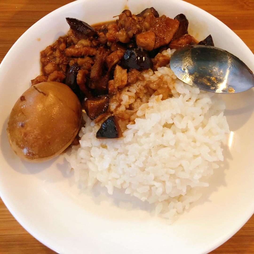 好吃到停不下来的卤肉饭